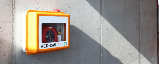 Ein Defibrillator f&uuml;r den sicheren Einsatz in Sportanlagen und &ouml;ffentlichen Einrichtungen