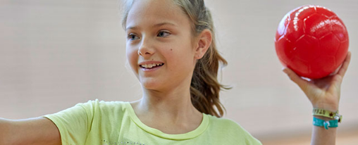 Softhandball online kaufen im Kübler Sport Onlineshop Mehrere farbige Softhandbälle für Training und Schule, ideal zum sicheren Handballspiel und für alle Altersgruppen