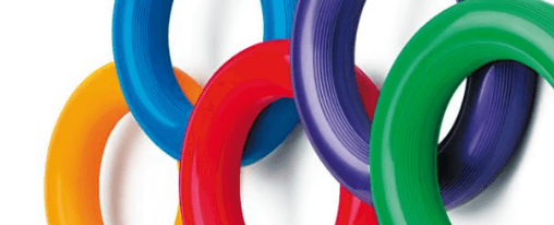 Bunte Tennisringe wie das Olympia Logo angeordnet