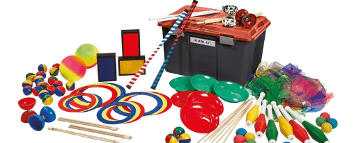 Jonglierset für Kinder online kaufen: Spaß & Geschicklichkeit bei Kübler Sport Kinder spielen mit bunten Jonglierbällen, Jongliertellern und Jonglierringen im Freien – Jonglierset Kinder für Freizeitspiele