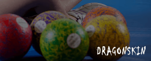 Kinder spielen mit Dragonskin Softb&auml;llen in der Kinderbetreuung