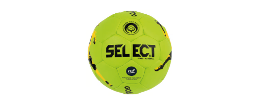 Spielende greifen und bewegen einen Goalcha Trainingsball beim Handballtraining mit dem Verein