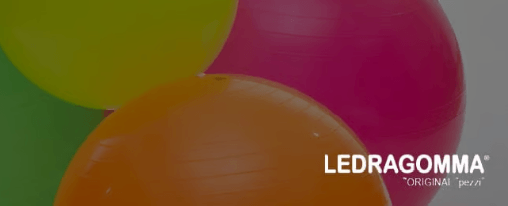 Ledragomma online kaufen im Kübler Sport Onlineshop Verschiedene Ledragomma Gymnastikbälle und Balancekissen für den Einsatz im Therapiebedarf auf einem hellen Hintergrund