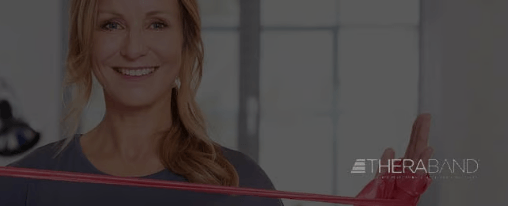 Elastisches TheraBand  f&uuml;r therapeutisches Training und Gesundheit in Anwendung durch Erwachsene