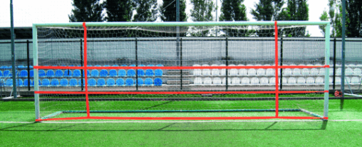 Torwarttraining Equipment für Teams im Kübler Sport Onlineshop kaufen Torhüter im Teamsport beim Training mit passendem Torwarttraining Equipment wie Rebounder, Slalomstangen und Hürden auf dem Fußballplatz