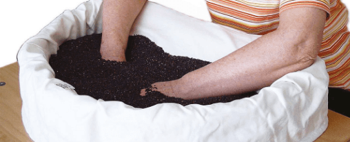 Therapiesand f&uuml;r Therapiebedarf in verschiedenen Varianten f&uuml;r Kinder und Erwachsene auf einem Tisch