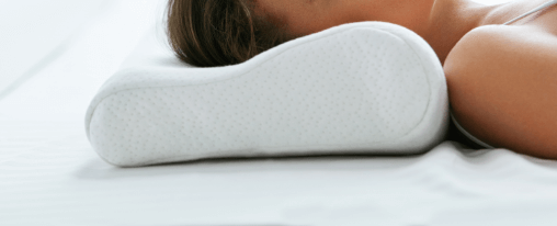 Orthop&auml;disches Nackenkissen als Lagerungshilfe f&uuml;r den Therapiebedarf als ergonomische Unterst&uuml;tzung f&uuml;r Nacken und Wirbels&auml;ule