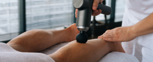 Massagepistole online kaufen im Kübler Sport Onlineshop Elektronische Massagepistole für Therapiebedarf und Muskelbehandlung im professionellen Einsatz