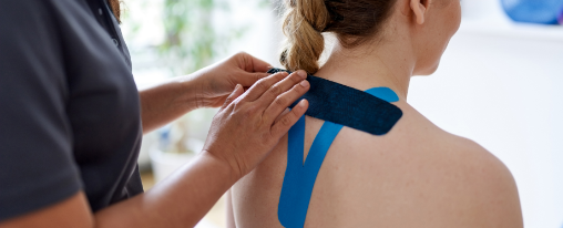 Elastisches und hautfreundliches Sport Tape zur Fixierung, Pr&auml;vention und Unterst&uuml;tzung im Therapiebedarf