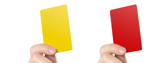 Schiedsrichterkarten online kaufen – jetzt im Kübler Sport Onlineshop für Vereinsbedarf Verschiedene Schiedsrichterkarten und Mappen für den Einsatz im Vereinsbedarf auf einem Sportplatz