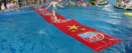 Schwimmflo&szlig; f&uuml;r Wassersport und Training auf dem Wasser im Einsatz