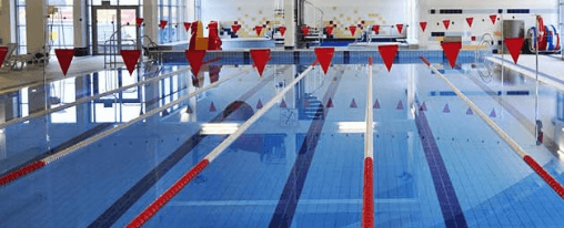 Schwimmbadausstattung online kaufen bei Kübler Sport Schwimmbadausstattung für Wassersport im modernen Schwimmbad mit Trennleinen, Sprungbrett und Aufbewahrung