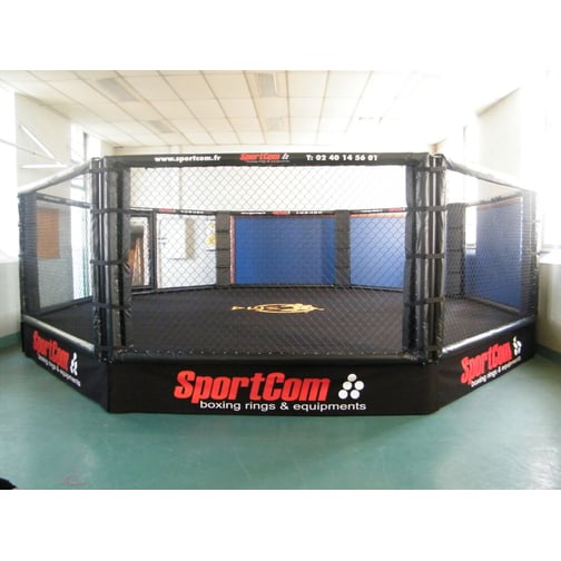 MMA-Käfig mit Plattform