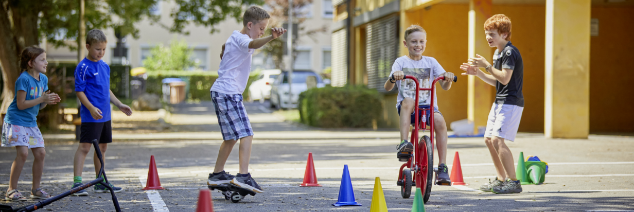 Aktiv durchatmen mit bewegten Pausen | Kübler Sport