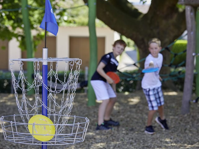 Spiele f&uuml;r drau&szlig;en &ndash; Outdoor Spielideen f&uuml;r Jung und Alt | K&uuml;bler Sport