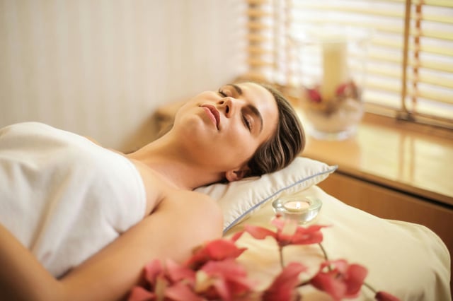 Massageraum einrichten &ndash; das wird ben&ouml;tigt | K&uuml;bler Sport
