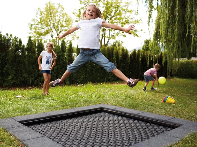 Alles Wichtige zu Bodentrampolinen | K&uuml;bler Sport