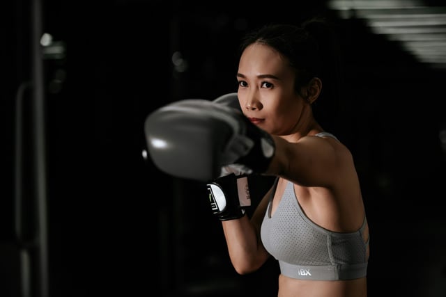 Schlag dich fit: Fitnessboxen | K&uuml;bler Sport