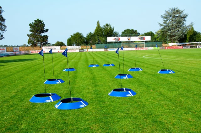 Fu&szlig;ballgolf &ndash; Putten mit dem Fu&szlig; | K&uuml;bler Sport