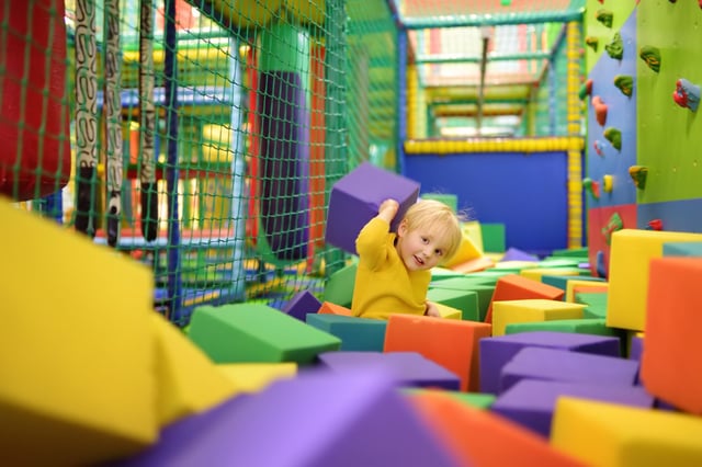 Indoorspielpl&auml;tze &ndash; Konzeption und Ausstattung | K&uuml;bler Sport