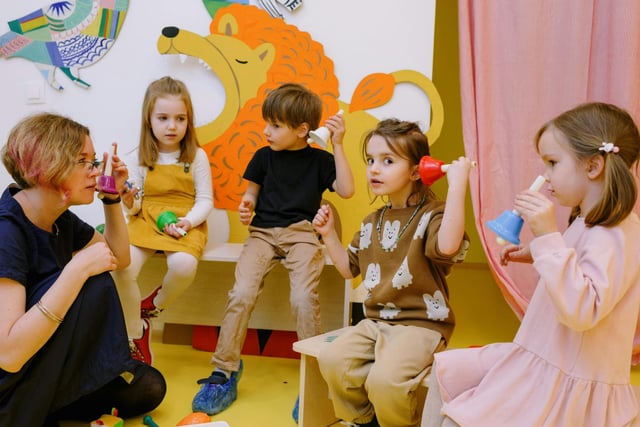 Raumakustik verbessern: L&auml;rmschutz in Kindertageseinrichtungen | K&uuml;bler Sport