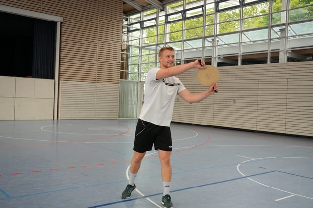 Lenkball &ndash; ein Schl&auml;ger, vier Spielvarianten | K&uuml;bler Sport