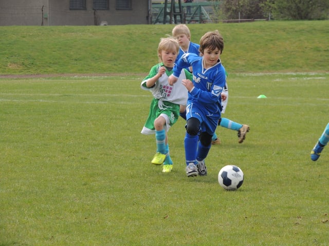 FUNi&ntilde;o &ndash; Neue Spielformen im Kinderfu&szlig;ball | K&uuml;bler Sport