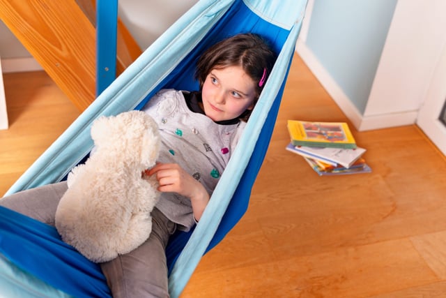 Therapieschaukeln f&uuml;r Kinder: spielerische St&auml;rkung | K&uuml;bler Sport