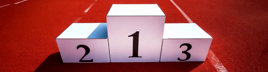 Stabiles Siegerpodest für Ehrungen bei Sportveranstaltungen – ideal für den Einsatz im Schul-, Vereins- und Wettkampfumfeld.