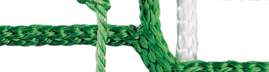 Jugendtornetze für Teamsport im Einsatz auf einem Fußballplatz – robuste Netze für Jugendfußballtore