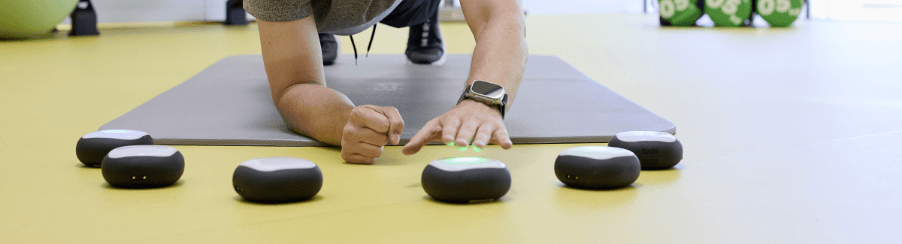 Therapeutisches Training mit unterschiedlichen Koordinationstrainern für die Verbesserung der Beweglichkeit und des Gleichgewichts