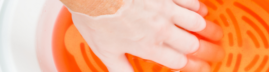 Paraffinbad für die Wärmebehandlung von Händen und Füßen im therapeutischen Praxiseinsatz