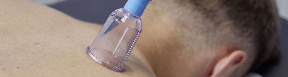 Schröpfgläser aus Glas, Silikon und Kunststoff zur Anwendung in Therapie und Praxis