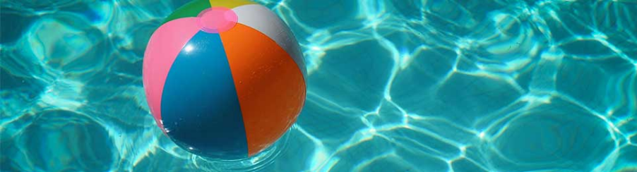 Farbenfrohe Strandbälle für Freizeit, Sport und Spiel am Strand, im Garten oder Freibad