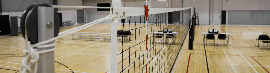 Volleyballpfosten für Teamsport im Einsatz auf einem Volleyballfeld