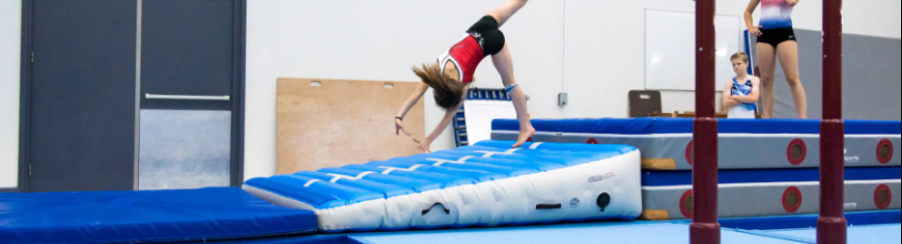 Keilmatte als Trainingsmodul im Turnen